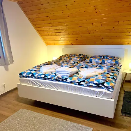 Tatil Evi Domcek & Sauna Garden Stará Lesná